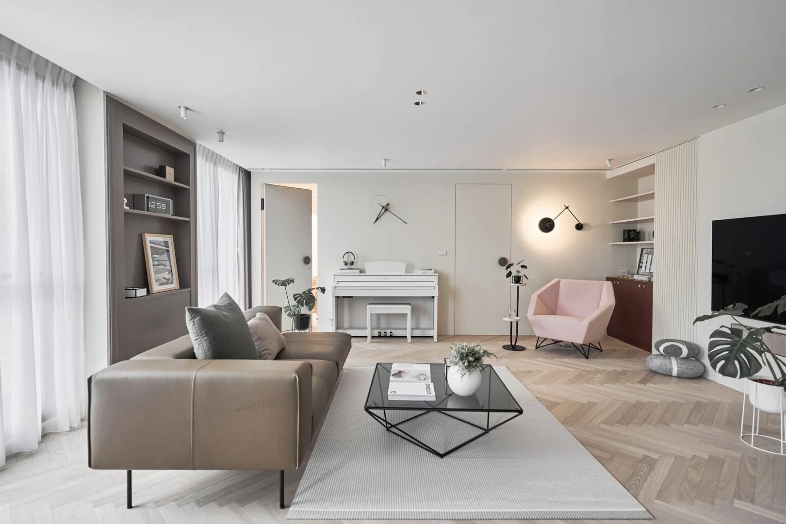 Розовый дом