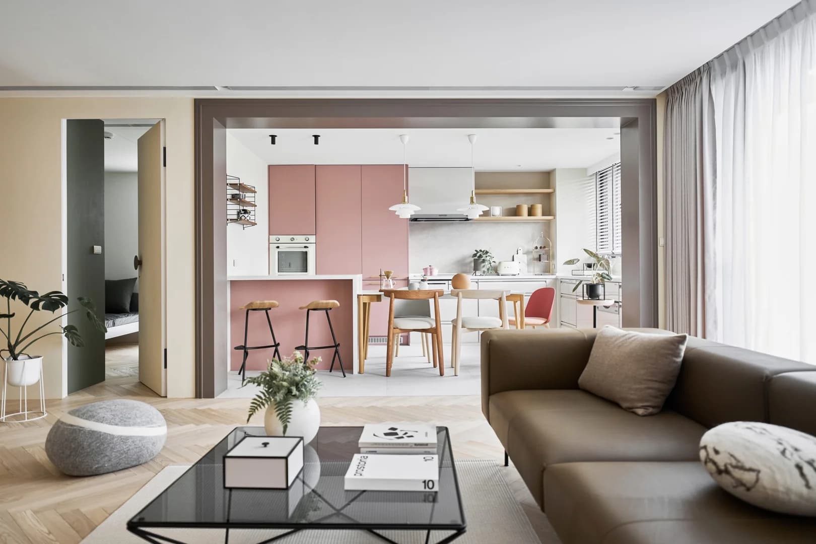 Розовый дом