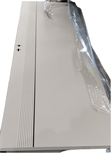 Деревянная дверь