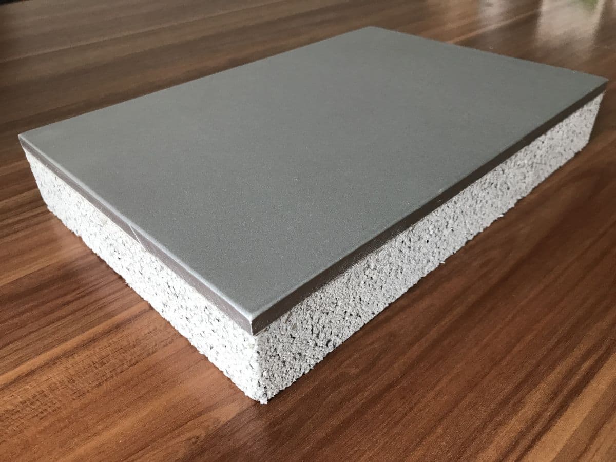 Фасадная теплоизоляционно-отделочная композитная панель