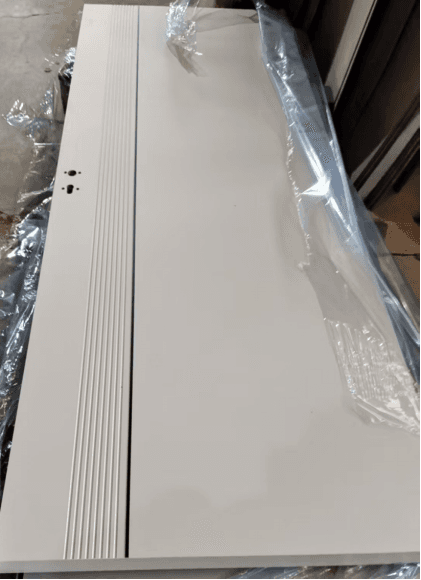 Деревянная дверь