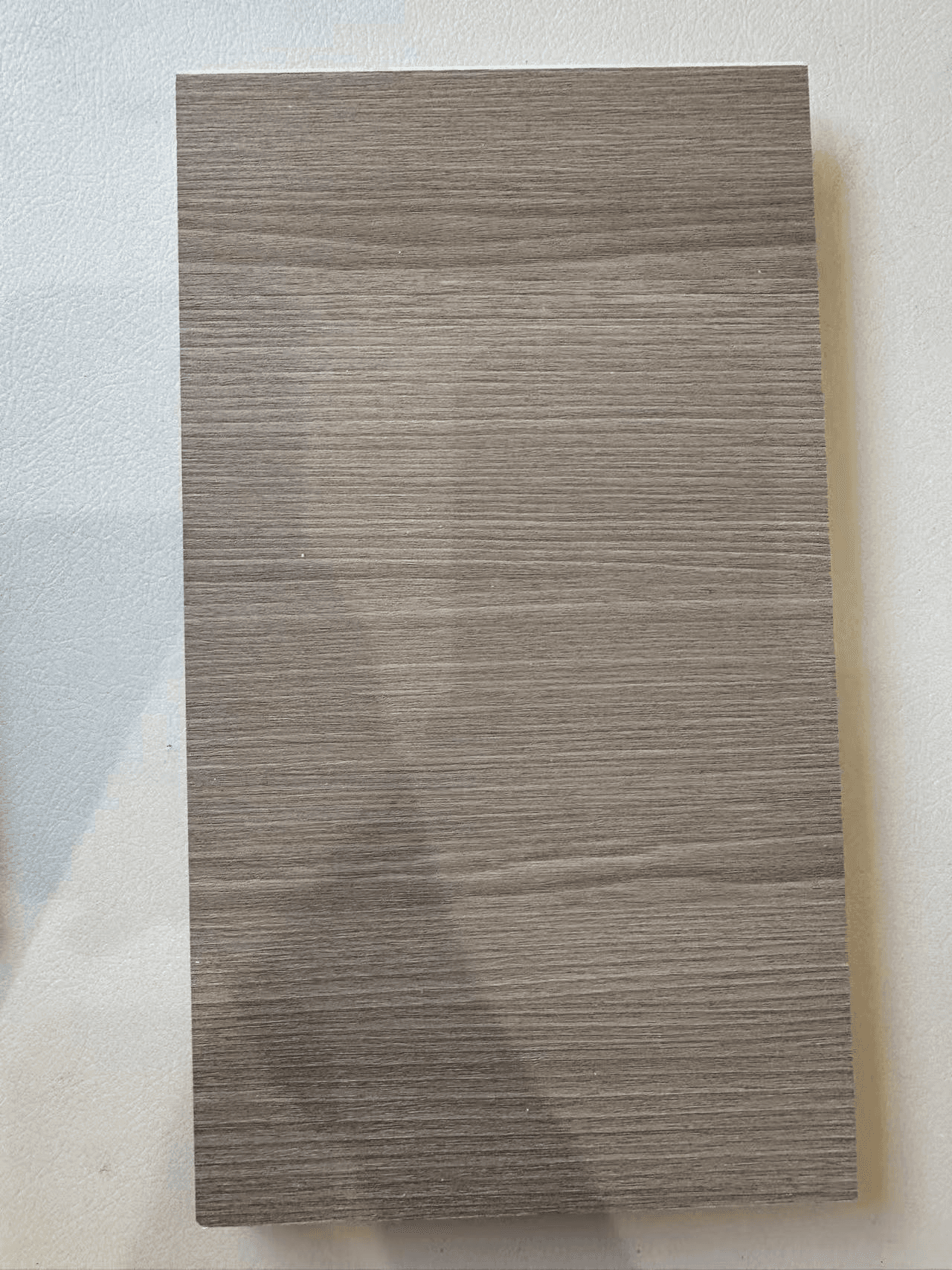 Панель из древесно-волокнистой плиты